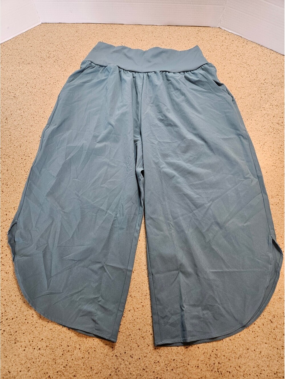 Halara blue cropped wide leg pants